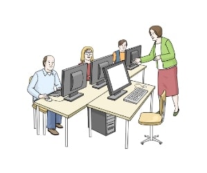 Illustration: Zwei Männer und eine Frau nehmen an einer Schulung am Computer teil. Eine Lehrerin erklärt ihnen etwas.