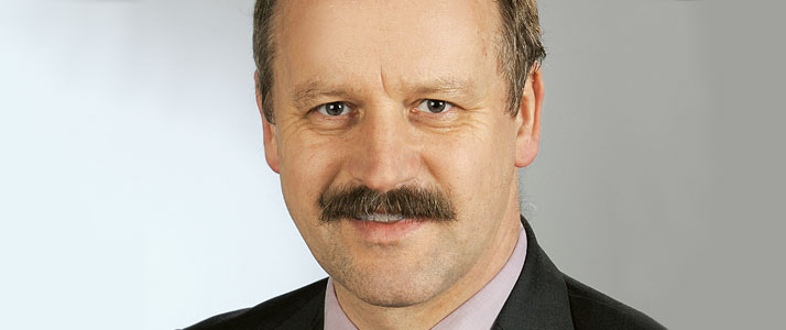 Portraitfoto von Dr. Albert Seemann, Leiter DGUV Sachgebiet Energie und Wasser